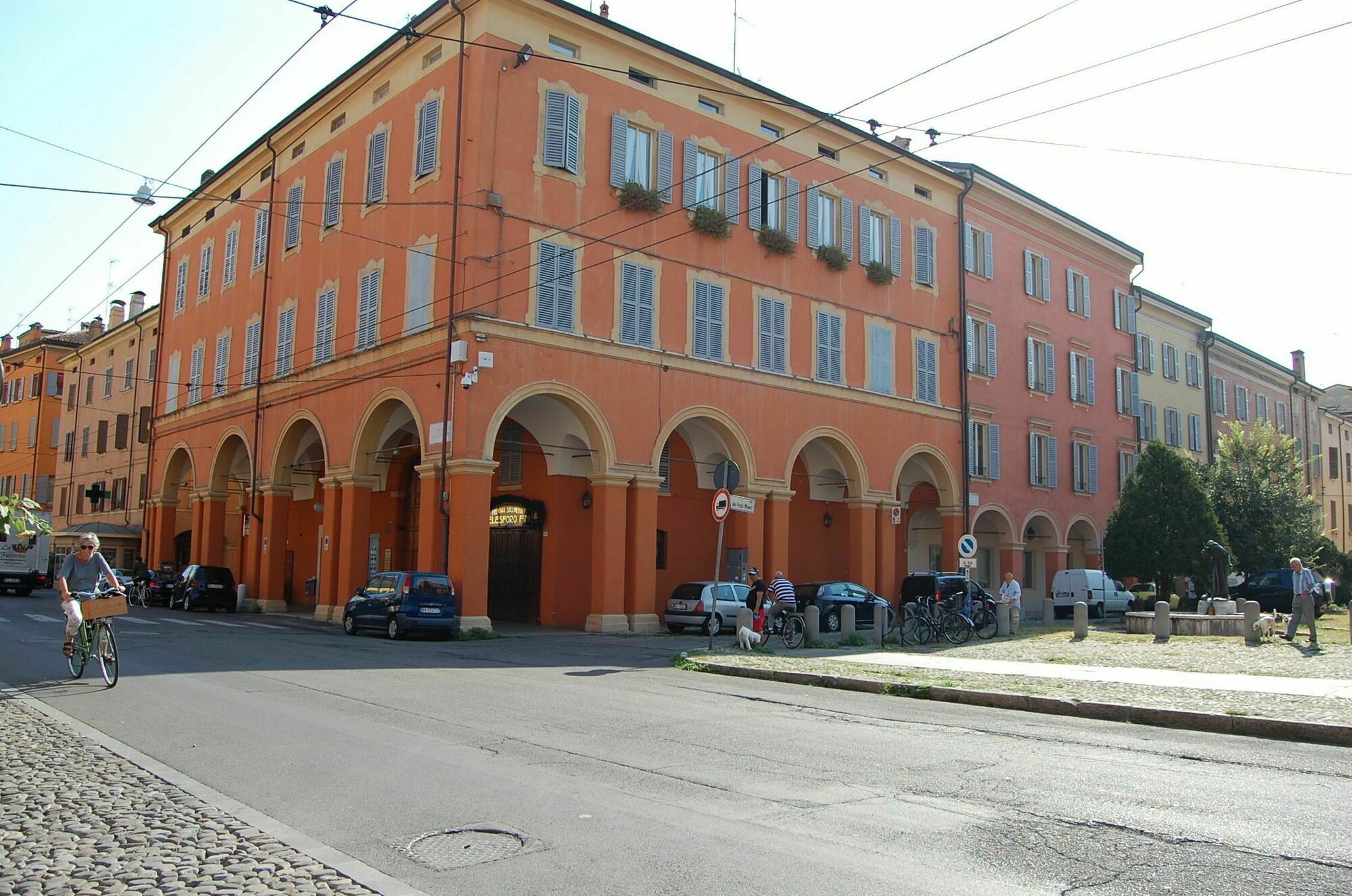 Hotel Rua Frati 48 In San Francesco Modena Exterior foto